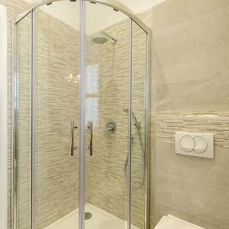 Hedera Estate, Hedera A2 *