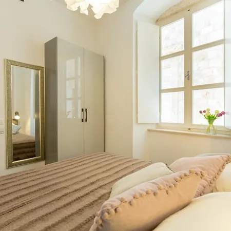 Hedera Estate, Hedera A2