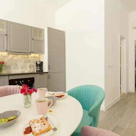 Hedera Estate, Hedera A2 *